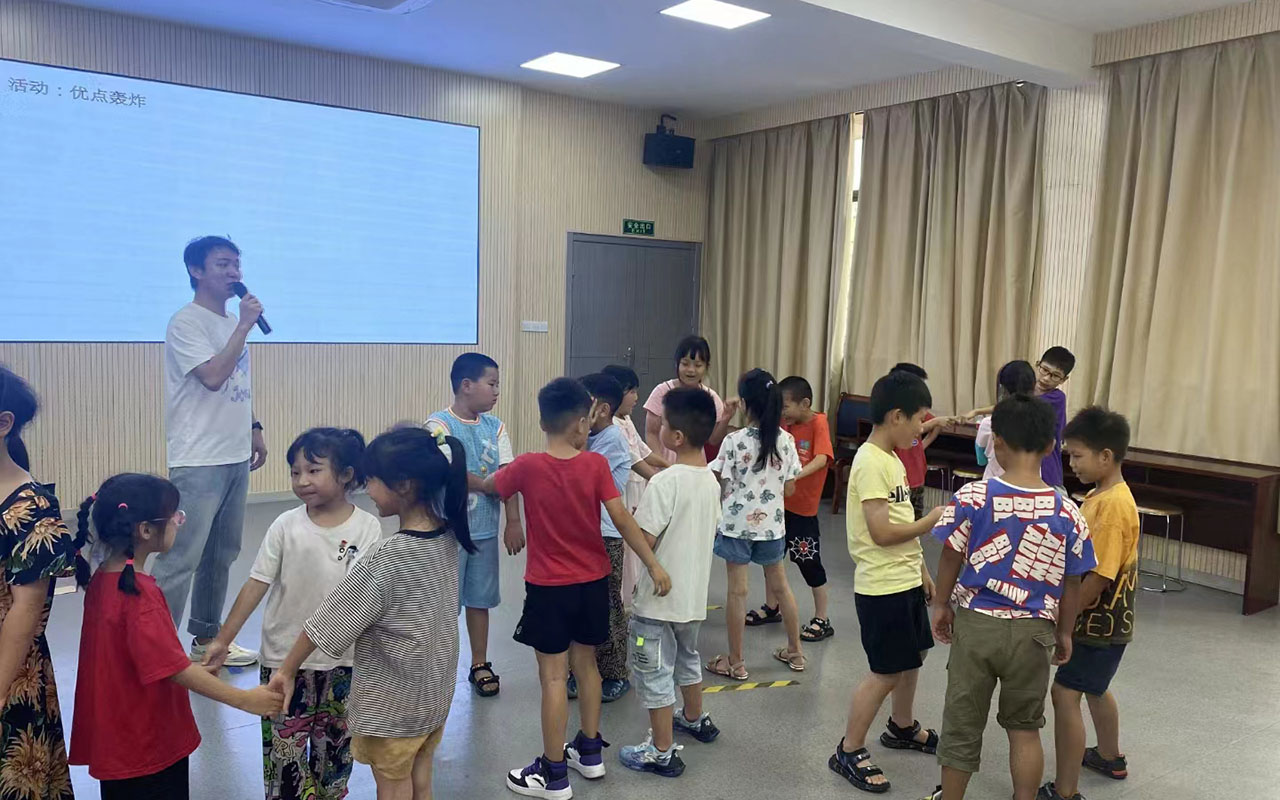 新疆龙观乡中心学校